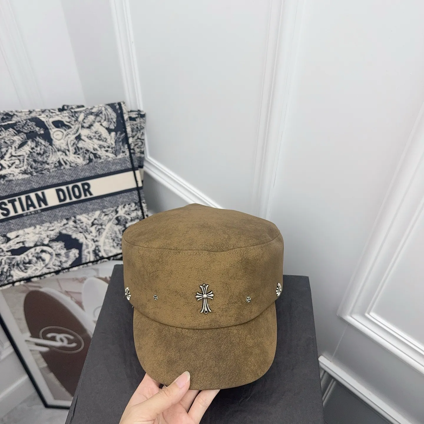 New style for autumn and winter 🤎 Suede Crow Heart Army Cap Heavy Industry Design!